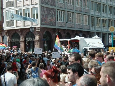 Publikum und Teilnehmer
Keywords: Christopher Street Day CSD Frankfurt DiversitÃ¤t Publikum und Teilnehmer