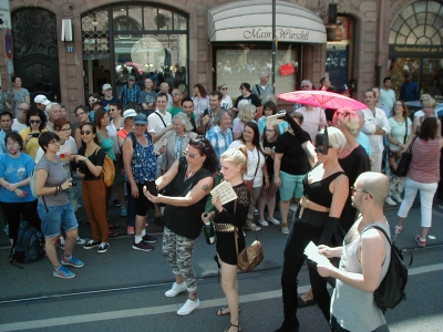 Publikum und Teilnehmer
Keywords: Christopher Street Day CSD Frankfurt DiversitÃ¤t Publikum und Teilnehmer