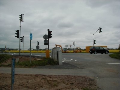 Im weiÃŸen Gras
Keywords: Dietzenbach Rundgang Spaziergang FrÃ¼hling Im weiÃŸen Gras 