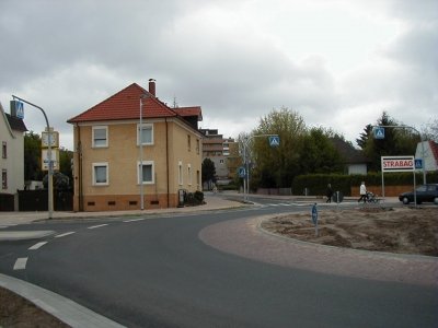 Kreisel
Keywords: Dietzenbach Rundgang Spaziergang FrÃ¼hling Kreisel