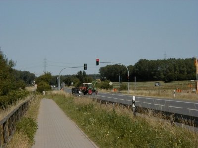 Kreisquerverbindung
Keywords: Dietzenbach Rundgang Spaziergang Sommer Kreisquerverbindung