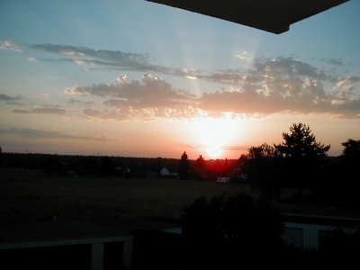 Die Sonne geht Ã¼ber dem Wald Lichteichen unter
Keywords: Dietzenbach Sonnenuntergang Wald Wolken Himmel Sonne Abend Abendstimmung Lichteichen