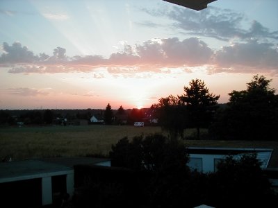 Die Sonne geht Ã¼ber dem Wald Lichteichen unter
Keywords: Dietzenbach Sonnenuntergang Wald Wolken Himmel Sonne Abend Abendstimmung Lichteichen